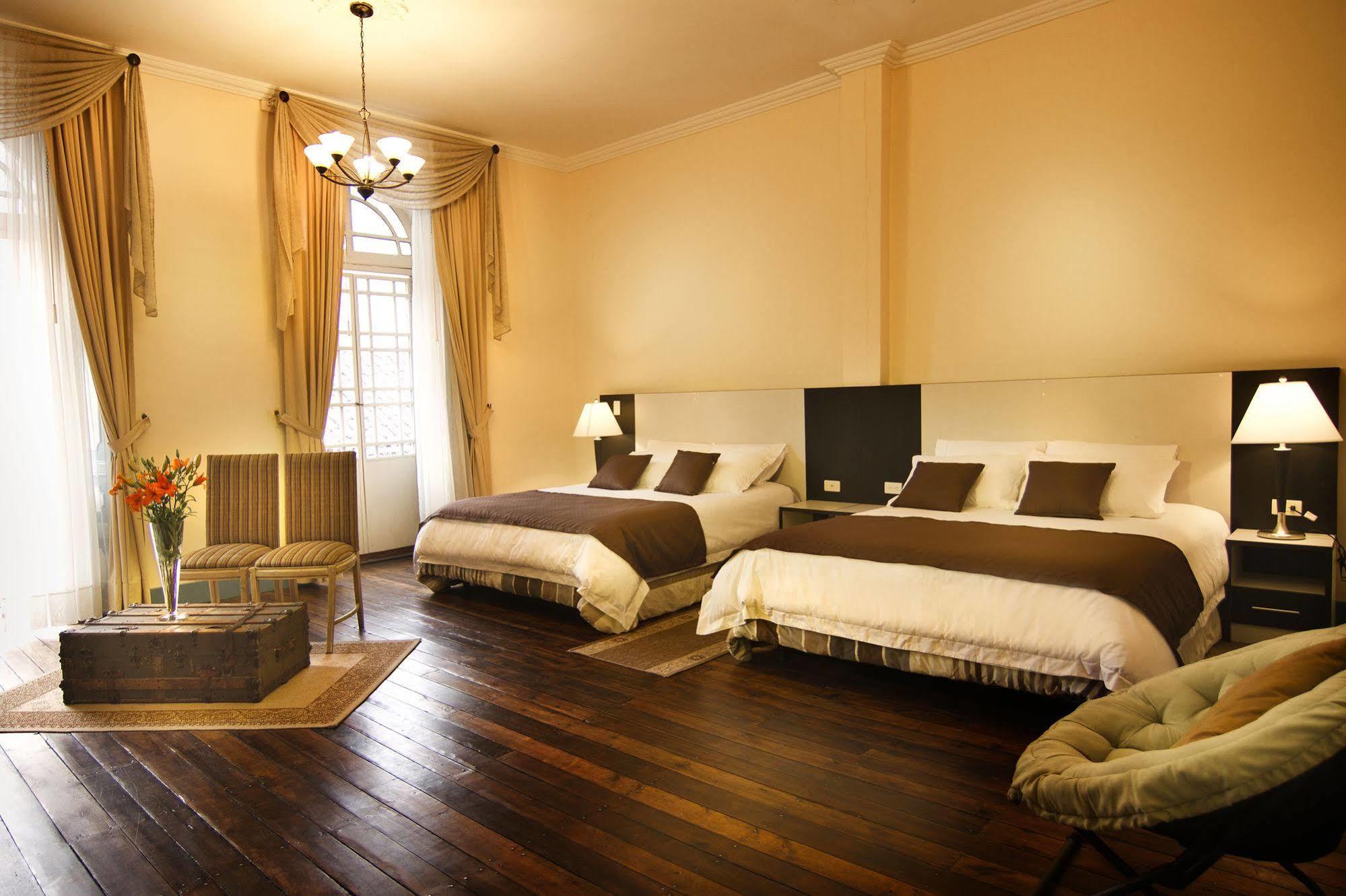 Del Parque Hotel & Suites Куенка Екстер'єр фото